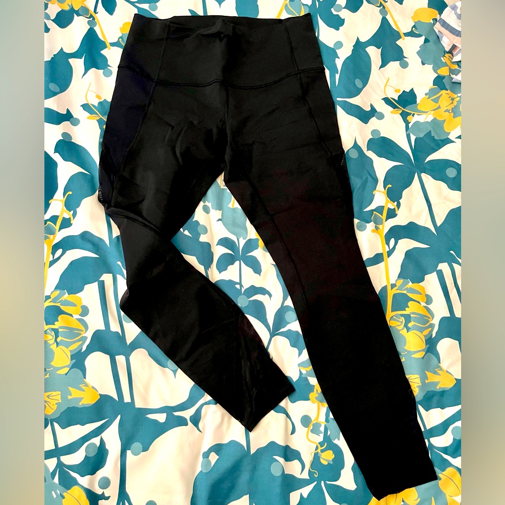 Lululemon Leggings High Waisted Black, Sheer Sides With Pockets Size 12